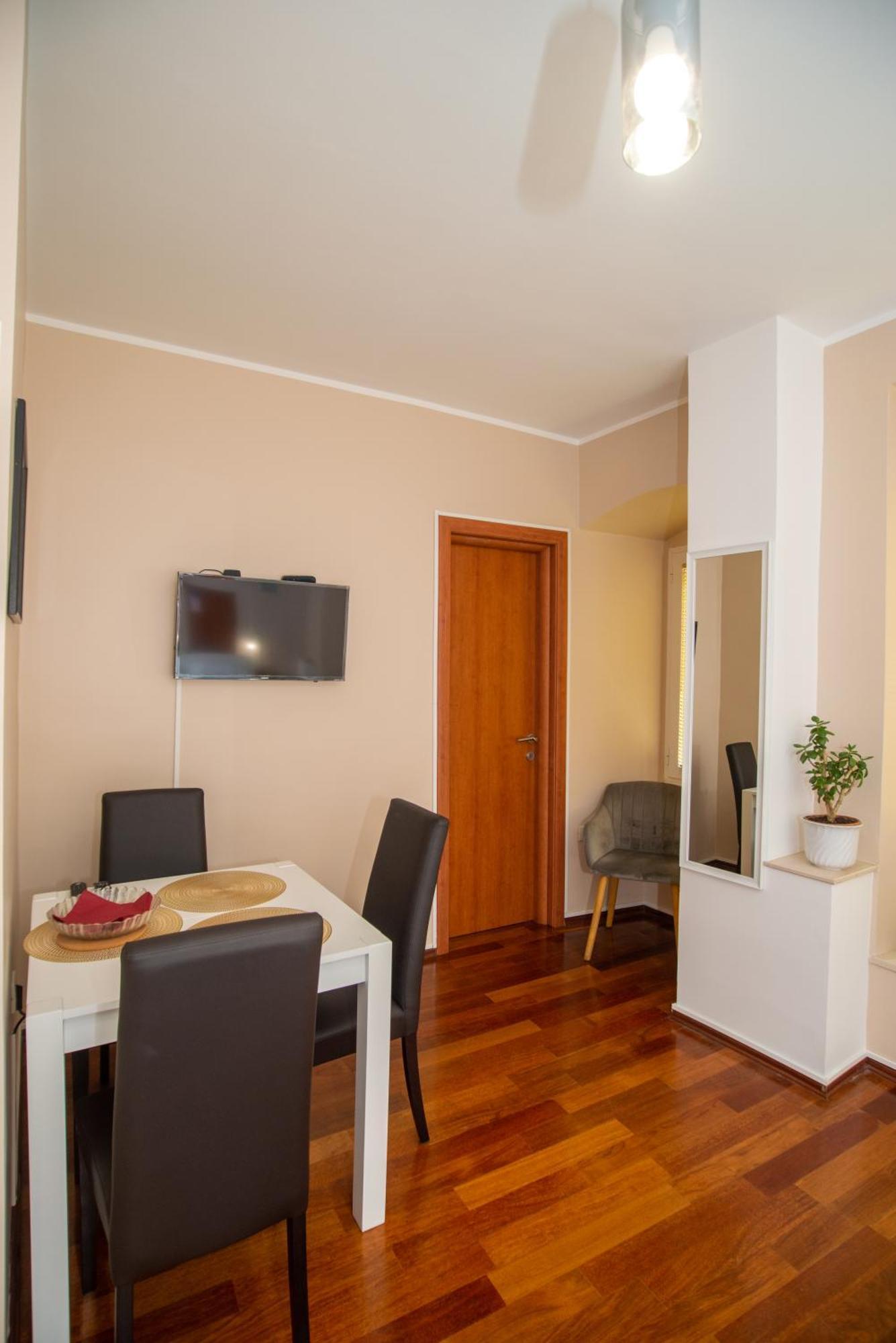 Tisa & Neo Apartment Rijeka Bagian luar foto